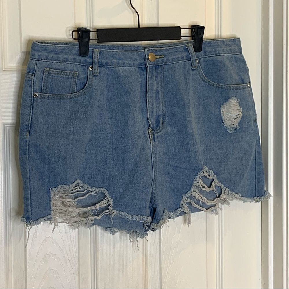 Nasty Gal Plus Size Distressed Hem Denim Shorts High Rise Size 14